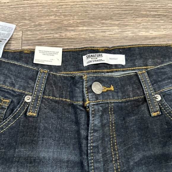 Signature by Levi Strauss & Co. Gold Men's Bootcut Fit Jeans, Headlands, 36x30 - Picture 5 of 8